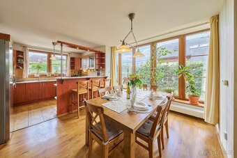 Prodej rodinného domu dispozice 5+kk ve Vlčicích - 17