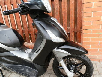 Piaggio Beverly 350 sport touring ABS ASR (2016) - 17