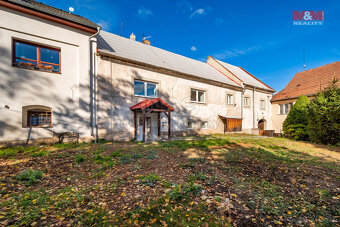 Prodej nájemního domu v Klobukách, ul. Náměstí 9. května - 17