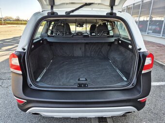 VOLVO XC70 2.4D AWD MANUÁL 1 MAJITEL ALU 19 PERF.STAV - 17