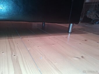 Prodám IKEA Klippan koženkovou pohovku. - 17