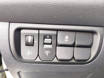 Kia Rio 1.4 i 80Kw r.v.2012 Nové v ČR  - 17