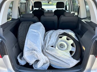 Volkswagen Touran CROSS 2,0 TDI - 17