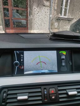 🚘 BMW 5 Touring F11 – bohatá výbava, velmi dobrý stav - 17