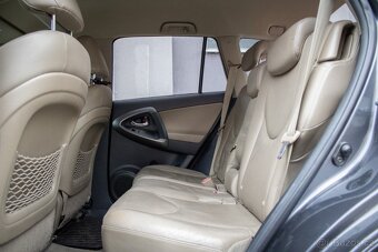Toyota RAV4 2.2l D-CAT 150 X A/T - 17