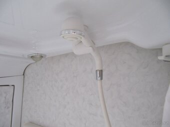 Prodám karavan Hobby 540 ufe,r.v.2002 + mover + předstan. - 17