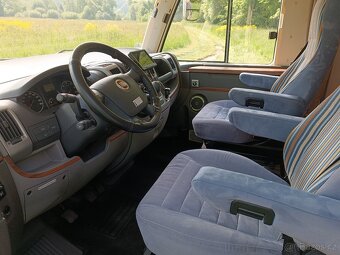 Obytný automobil HYMERMOBIL B 504 CL-2.3JTD 96KW - 17
