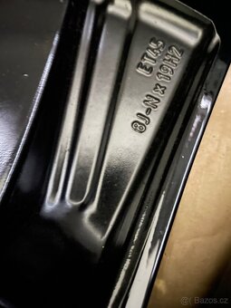 Original zimní alu vw ID7 Hudson r19 Continental 98% - 17