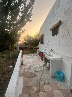 Vila 91m2, 3000m2 pozemek 12 minut od moře - 17