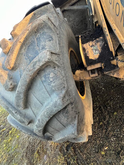 Čelní nakladač CATERPILLAR 930H, ROK 2011 - 17