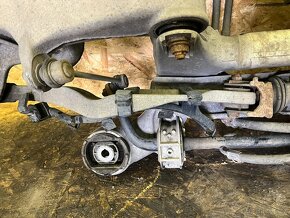 KOMPLETNÍ ZADNÍ NÁPRAVA BMW F11 3.0D 535D 220KW - 17