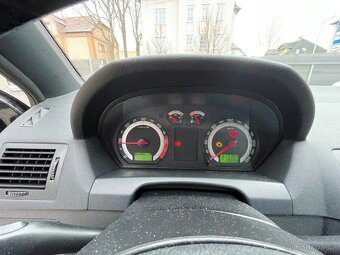 ŠKODA FABIA RS 1.9TDi - 17