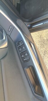 VOLVO V60 2.0 D3 5V 120KW MOMENTUM - 17
