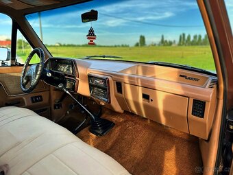 1989 Ford F-250 7.5 V8 XLT | 4x4 | MANUAL | HARDTOP - 17