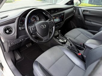 Toyota Corolla 1.6 Valvematic Executive / automat / 2018 - 17