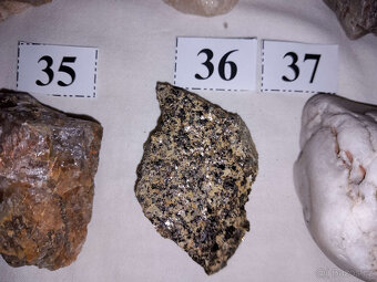 S94 Sbírka 37 ks minerálů - 17