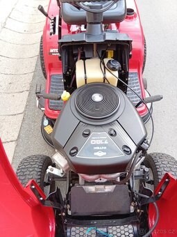 Prodám zahradní traktor MTD 160/92H 16Hp Hydro - 17