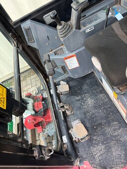 Minibagr Takeuchi TB23R - 17