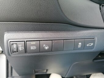 Toyota Corolla 1.8 Hybrid Premium - 17