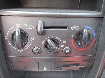PEUGEOT 207 - 1.4  KOMBI, nové STK - 17