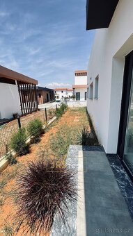 Prodej vily 3+1, 175 m2, s terasou 60 m2, pozemek 340 m2 – p - 17