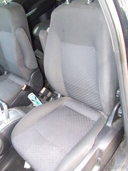 Prodám náhradní díly z Ford Galaxy 06-09 - 17