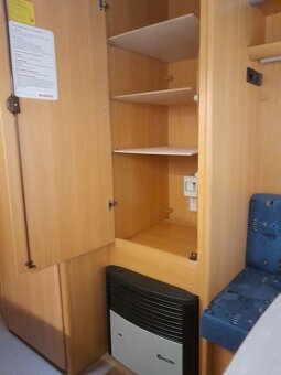 Nezávislý karavan Dethleffs 390 New Line, 4 postele - 17