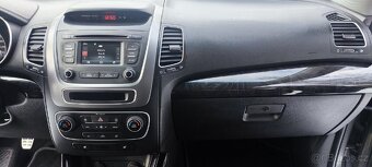 Kia Sorento 2.2 crdi 4x4, 7 míst - 17