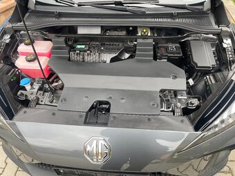 Prodám MG4 Electric r,v,12/2022 125 KW baterie 54 KWh DPH - 17