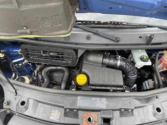 Renault Trafic Passenger 2,0dci 84 kw rok 2011  9.míst - 17