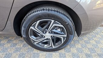Hyundai i30 1,5 GDi 117kW Edícia 30, 13230km - 17