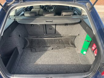 Škoda Octavia 1.6 TDi DSG Navigace, Tempomat - 17