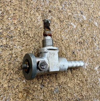 Stadion, Jawa Jawetta - dily - 17