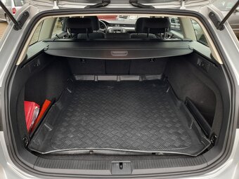 Volkswagen Passat 2,0 TDI 110 KW AC STK S.K. - 17