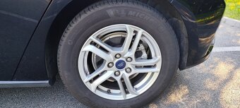 Prodám Ford Focus hatchback 96kw - 17