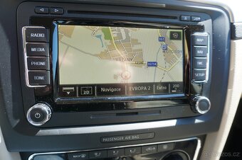 ŠKODA SUPERB II FC 2014 2,0 TDI 125KW MANUÁL ELEGANCE - 17