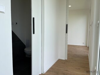 Moderní přemístitelný tiny house 2+kk - 17