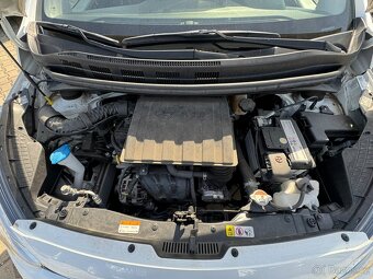Hyundai i10 1,0 48 KW 1. MAJ ČR KM KOLA - 17