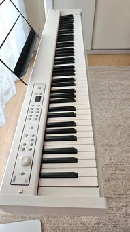 PIANO KORG D1 + nohy Korg ST-WL masivní dub + bedny 2xYamaha - 17