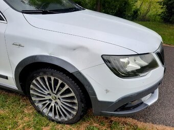 Škoda superb Laurin a Klement 2,0 tdi 125kw r.v 2015 čr - 17