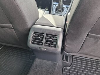 Volkswagen Golf 1,0 TSI 81 KW R-line - 17