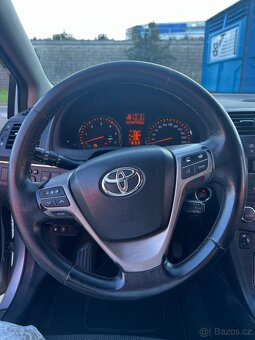 Toyota avensis 2.2 t27 - 17