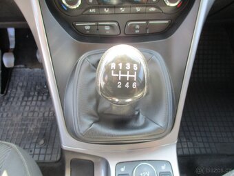 FORD KUGA 2,0 TDCi 110kw 4x4 CZauto 1maj DPH 2016 - 17