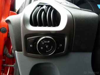 Ford Transit Tourneo Custom 2.2 tdci 6 míst - 17