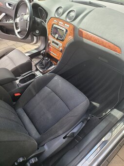 Ford Mondeo 2.0 TDCi Ghia - 17