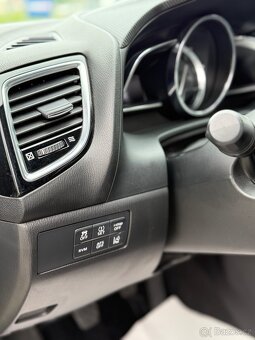 Mazda 3 sedan 2.2 skyactiv-D 110kw—2015–MANUÁL—KŮŽE—BOSE— - 17