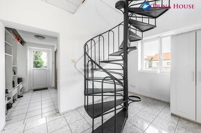 Prodej rodinného domu 192 m², pozemek 430 m², Praha 8 - 17
