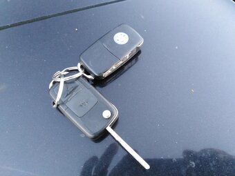 VW GOLF 4 1,6-16V BENZIN NAJ 130 KLIMATR. ZA 39000 KČ - 17