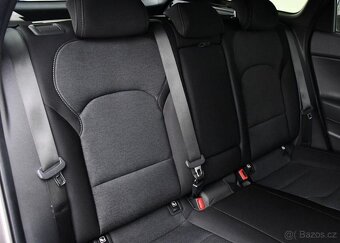 Hyundai i30 1.5 T-GDI MHEV, ČR,1.MAJ. - 17