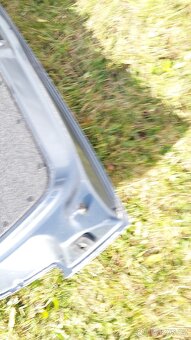 ŠKODA ROOMSTER– DVEŘE KUFRU ŠEDÉ - 17